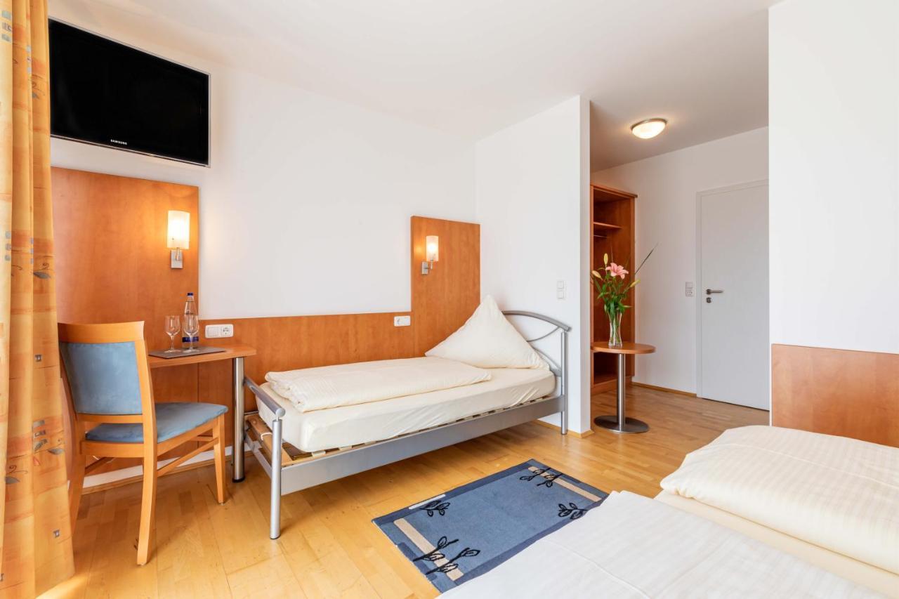 Gasthaus Hotel Ostermeier Attenkirchen Dış mekan fotoğraf