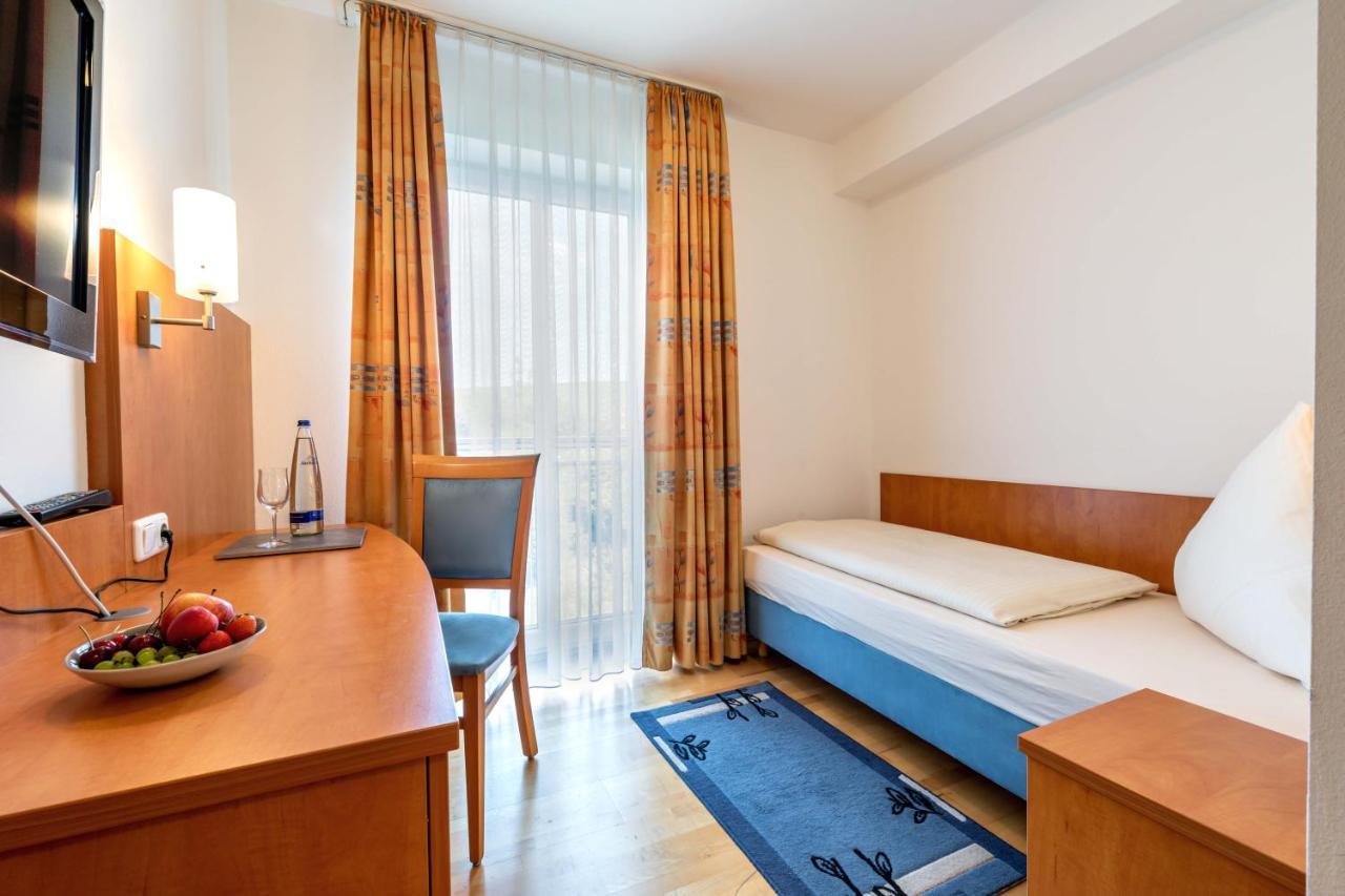 Gasthaus Hotel Ostermeier Attenkirchen Dış mekan fotoğraf