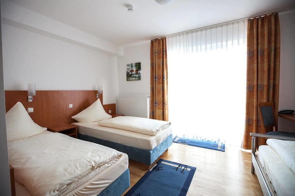 Gasthaus Hotel Ostermeier Attenkirchen Dış mekan fotoğraf